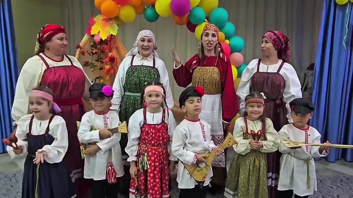 К поздравлениям Южно-Сахалинска присоединился коллектив и юные воспитанники детского сада №57 «Бусинка»