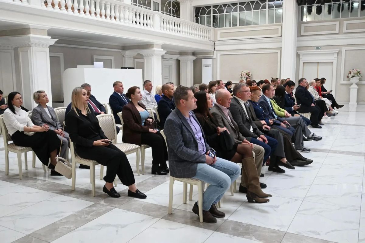 Специалисты отдела охраны труда пожарно-спасательной службы Сахалинской области заняли второе место на региональном конкурсе
