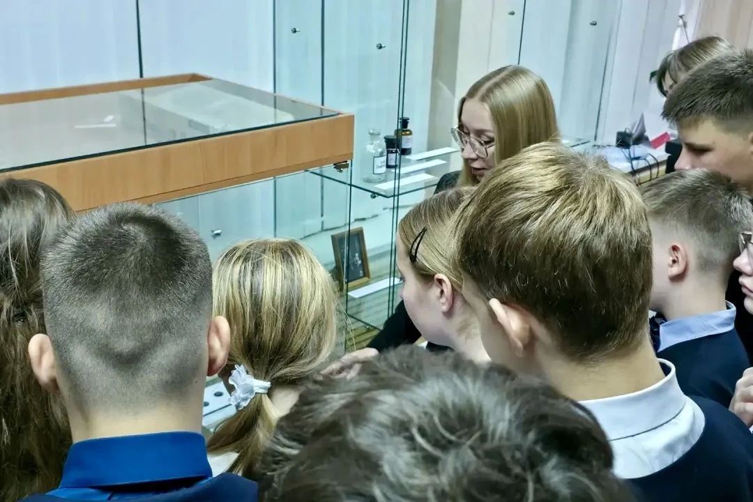С «Братьями Чеховыми» познакомились жители пгт Ноглики! С «Братьями Чеховыми» познакомились жители пгт Ноглики!