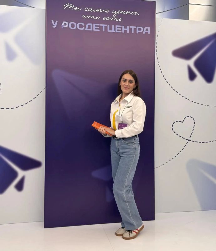 Советник директора Курильской средней школы по воспитательной работе Ирина Лабенская проходит интенсивное обучение в столице России Советник директора Курильской средней школы по воспитательной работе Ирина Лабенская проходит интенсивное обучение в столице России