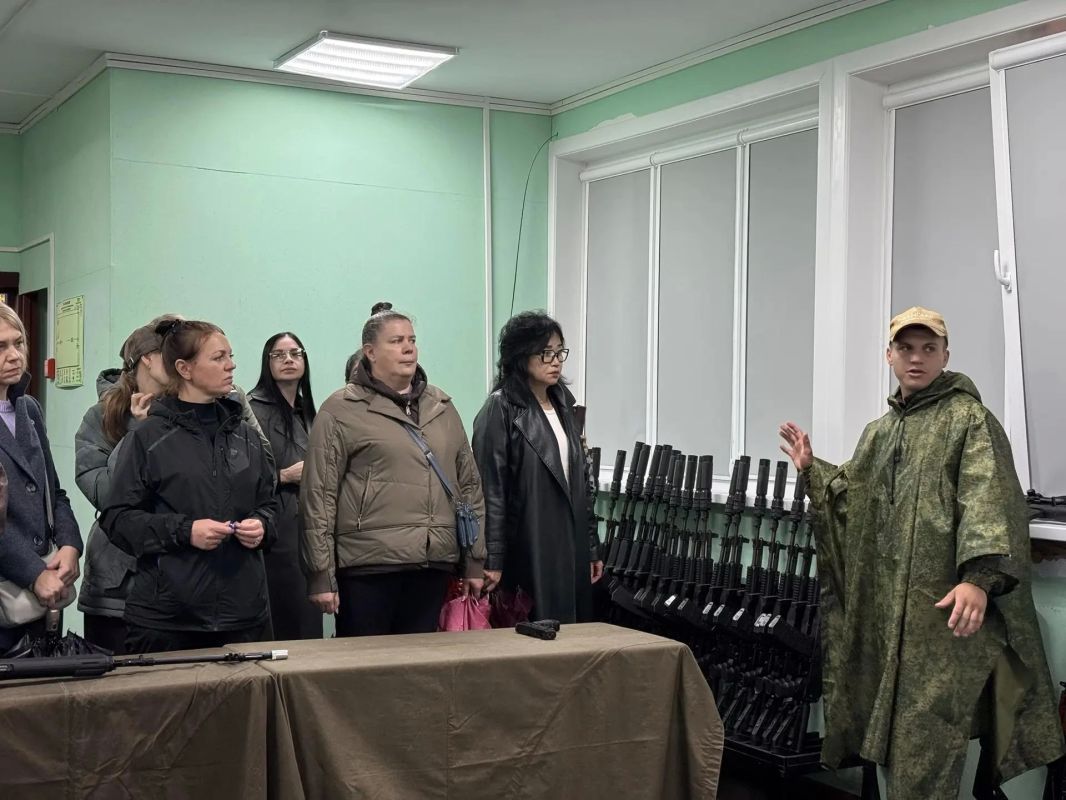 День открытых дверей в«Авангарде»: родители увидели подготовку курсантов изнутри! День открытых дверей в«Авангарде»: родители увидели подготовку курсантов изнутри!