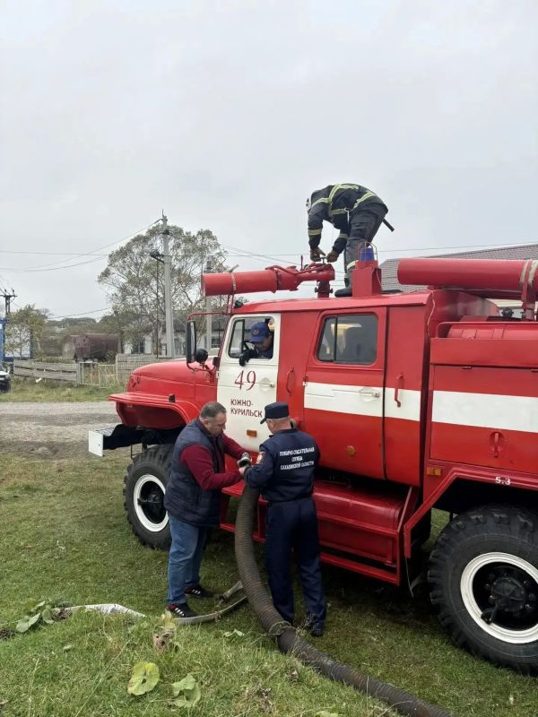 В селе Дубовое проверили готовность пожарного подразделения к выполнению поставленных задач В селе Дубовое проверили готовность пожарного подразделения к выполнению поставленных задач