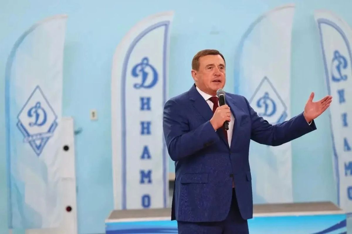 Валерий Лимаренко поприветствовал участников Кубка органов безопасности ДФО по волейболу Валерий Лимаренко поприветствовал участников Кубка органов безопасности ДФО по волейболу