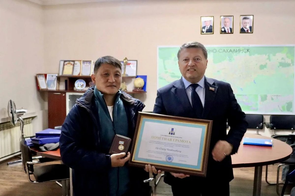 Специалистов завода имени Федотова наградили почетными грамотами и благодарственными письмами областной Думы Специалистов завода имени Федотова наградили почетными грамотами и благодарственными письмами областной Думы