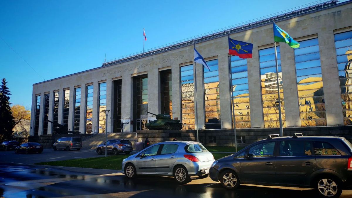 Музейно-мемориальный комплекс «Победа» готовится к открытию выставки «Знамена Победы», где представят подлинные реликвии из фондов ЦМВС РФ