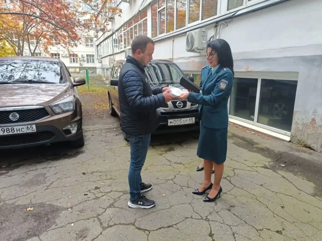 Ещё два автомобиля передали представителям Народного фронта для отправки в зону проведения спецоперации Ещё два автомобиля передали представителям Народного фронта для отправки в зону проведения спецоперации