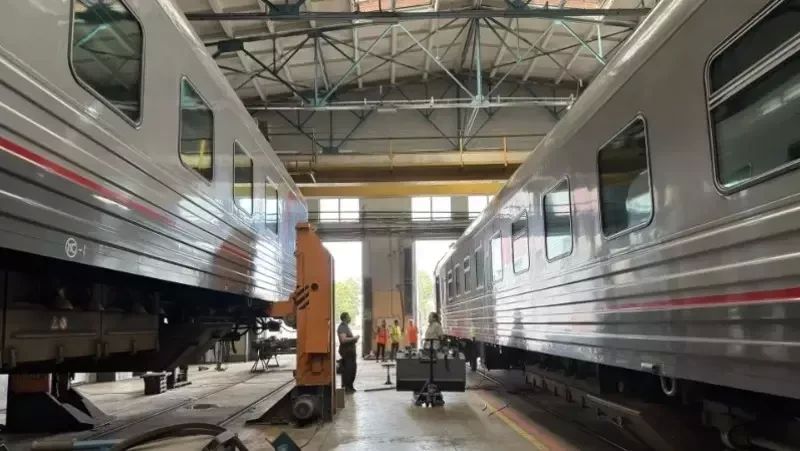 Подвижной состав сахалинской железной дороги переводят на топливо, которое в 3 раза чище угля