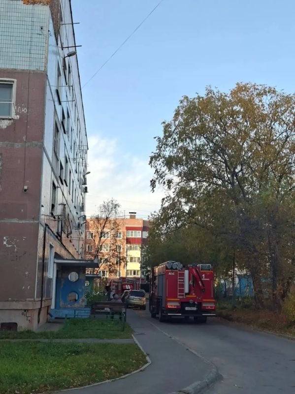 «Три расчета и скорая: в Южно-Сахалинске горит квартира на улице Комсомольской «Три расчета и скорая: в Южно-Сахалинске горит квартира на улице Комсомольской