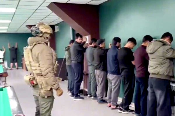 На Сахалине при силовой поддержке СОБР «Редут» Росгвардии проведен второй этап операции «Нелегал-2026» На Сахалине при силовой поддержке СОБР «Редут» Росгвардии проведен второй этап операции «Нелегал-2026»