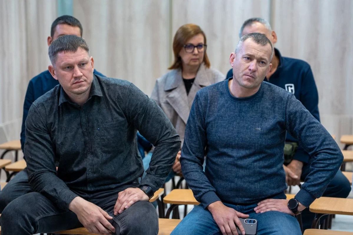 Жители Владимировки обсудили вопросы своего района на выездной встрече Жители Владимировки обсудили вопросы своего района на выездной встрече