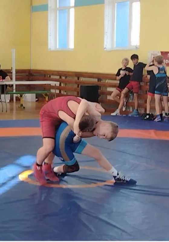 Борцы из трех регионов ДФО приняли участие в турнире на Сахалине Борцы из трех регионов ДФО приняли участие в турнире на Сахалине