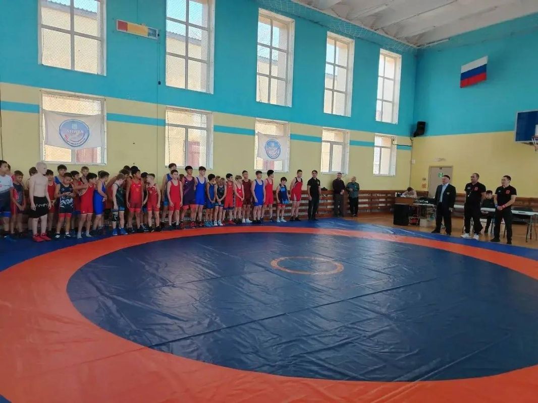 Борцы из трех регионов ДФО приняли участие в турнире на Сахалине Борцы из трех регионов ДФО приняли участие в турнире на Сахалине