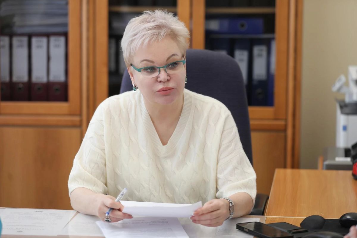 Провела прием граждан в Сахалинской областной Думе