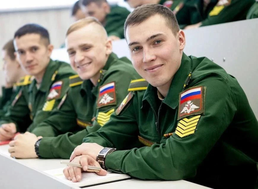 Островитян приглашают получить престижные и востребованные специальности в военных ВУЗах