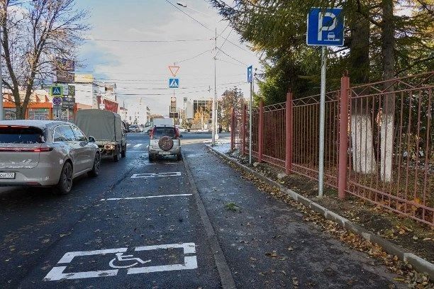 Правила и условия прежние: платная парковка начнет действовать на участке улицы Антона Буюклы в Южно-Сахалинске Правила и условия прежние: платная парковка начнет действовать на участке улицы Антона Буюклы в Южно-Сахалинске