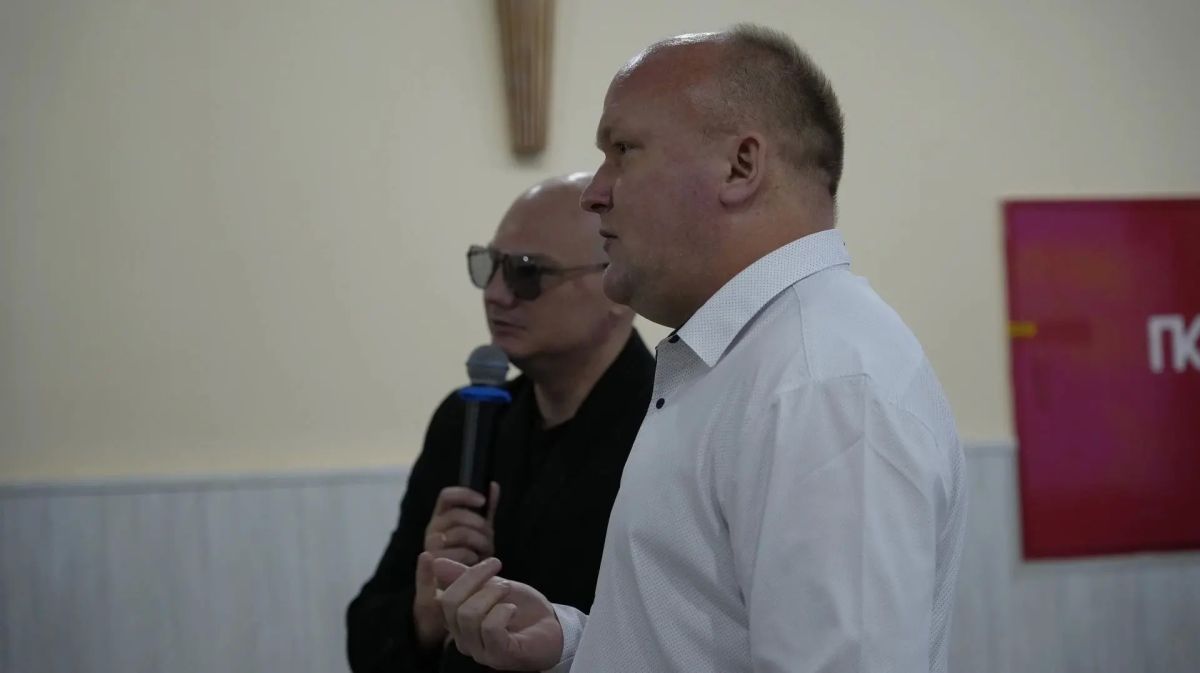 “А можно я спрошу?" - в Ногликах вицемэр ответил на все вопросы школьников “А можно я спрошу?" - в Ногликах вицемэр ответил на все вопросы школьников