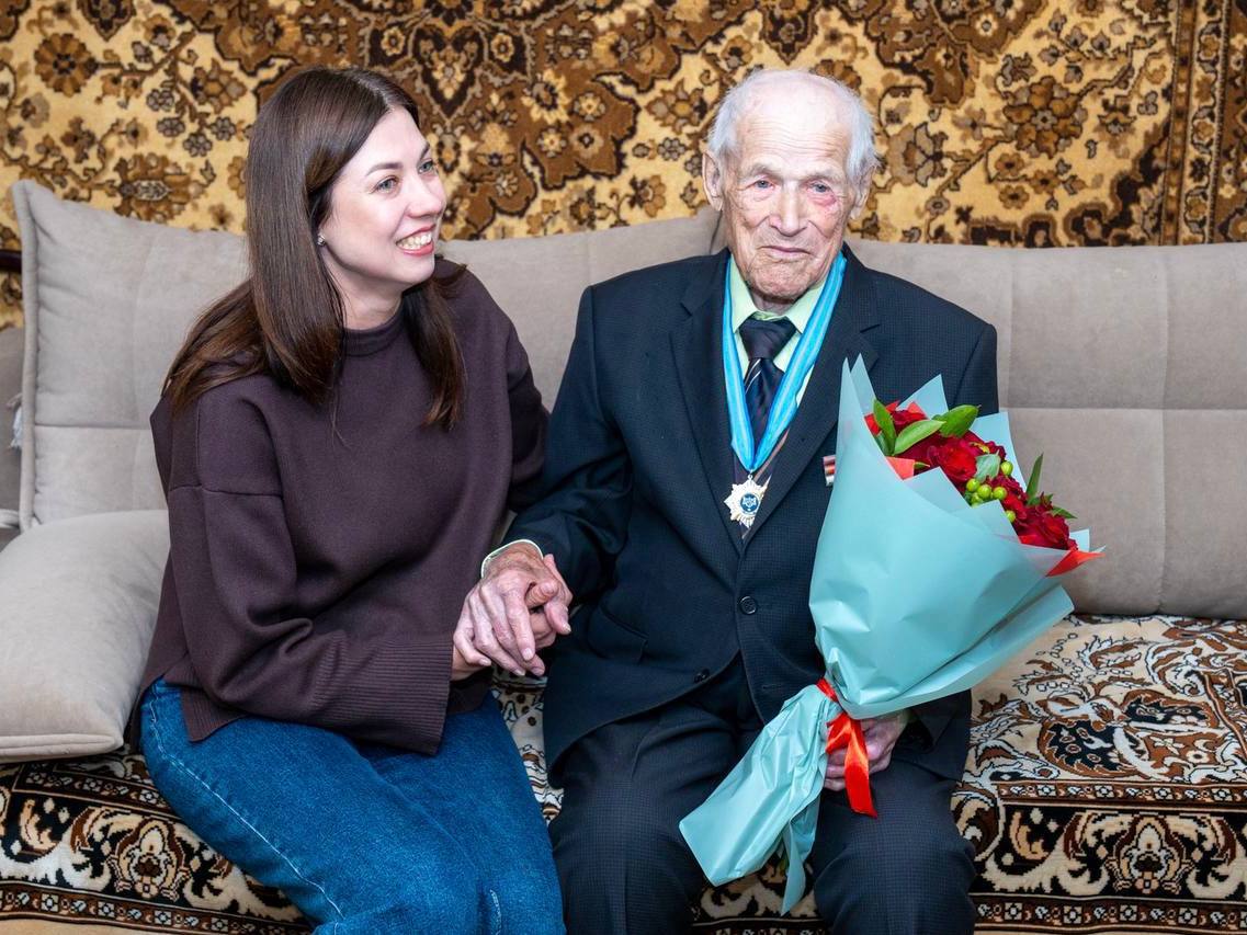 Сергей Надсадин: Сегодня поздравляем со 100-летним юбилеем ветерана Великой Отечественной войны, Почётного гражданина Южно-Сахалинска Вячеслава Васильевича Гаврилова! За этой красивой датой – целый век жизненного пути, ...