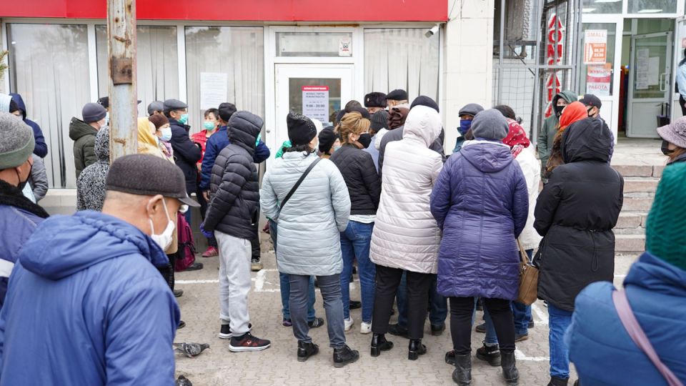 Массовое снятие вкладов: банки теряют доверие клиентов в 2025 году