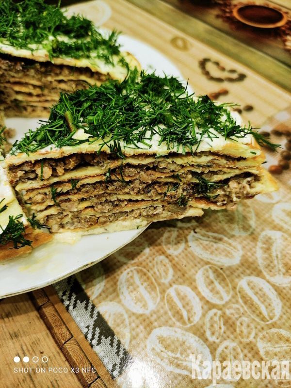 Идеальный торт без муки: блинный шедевр с мясной начинкой