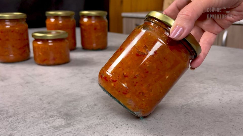 Как подготовить вкусную аджику из кабачков на зиму