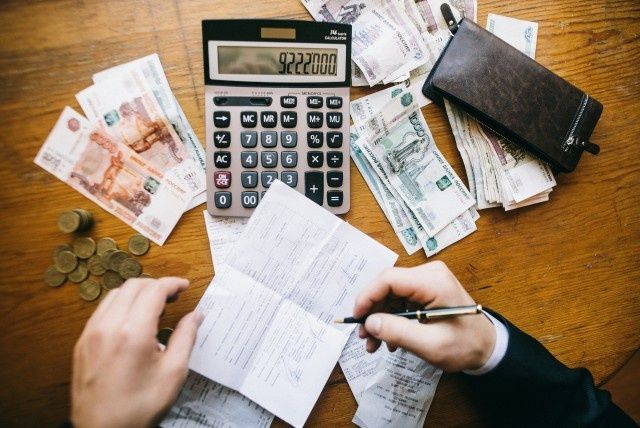 Новая защита зарплат: Госдума ограничила зарплатные премии