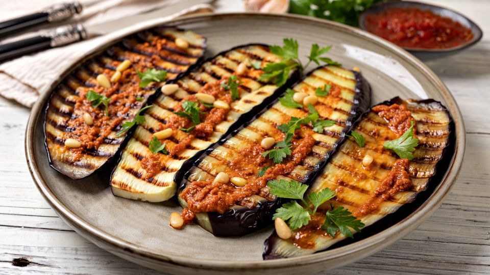 Баклажаны под этим соусом станут еще вкуснее: диета будет только в радость