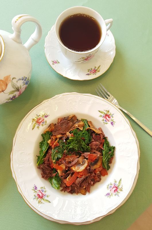 Живое рагу из говядины с капустой и грибами