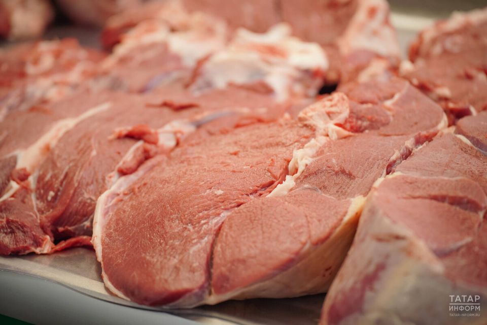 Специалисты Роспотребнадзора предупреждают о рисках покупки мясных полуфабрикатов у случайных продавцов