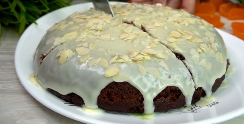 Шоколадный пирог на сковороде: лакомство за 30 минут