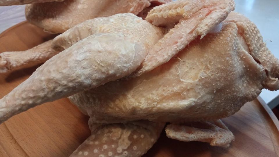 Обнаружены тревожные факты о курином мясe на прилавках: результаты экспертизы